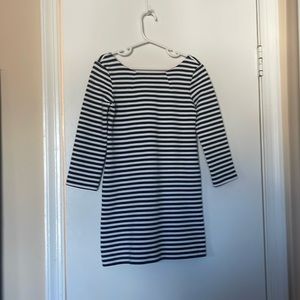 Girls Lilly Pulitzer, size M. Navy Blue and white